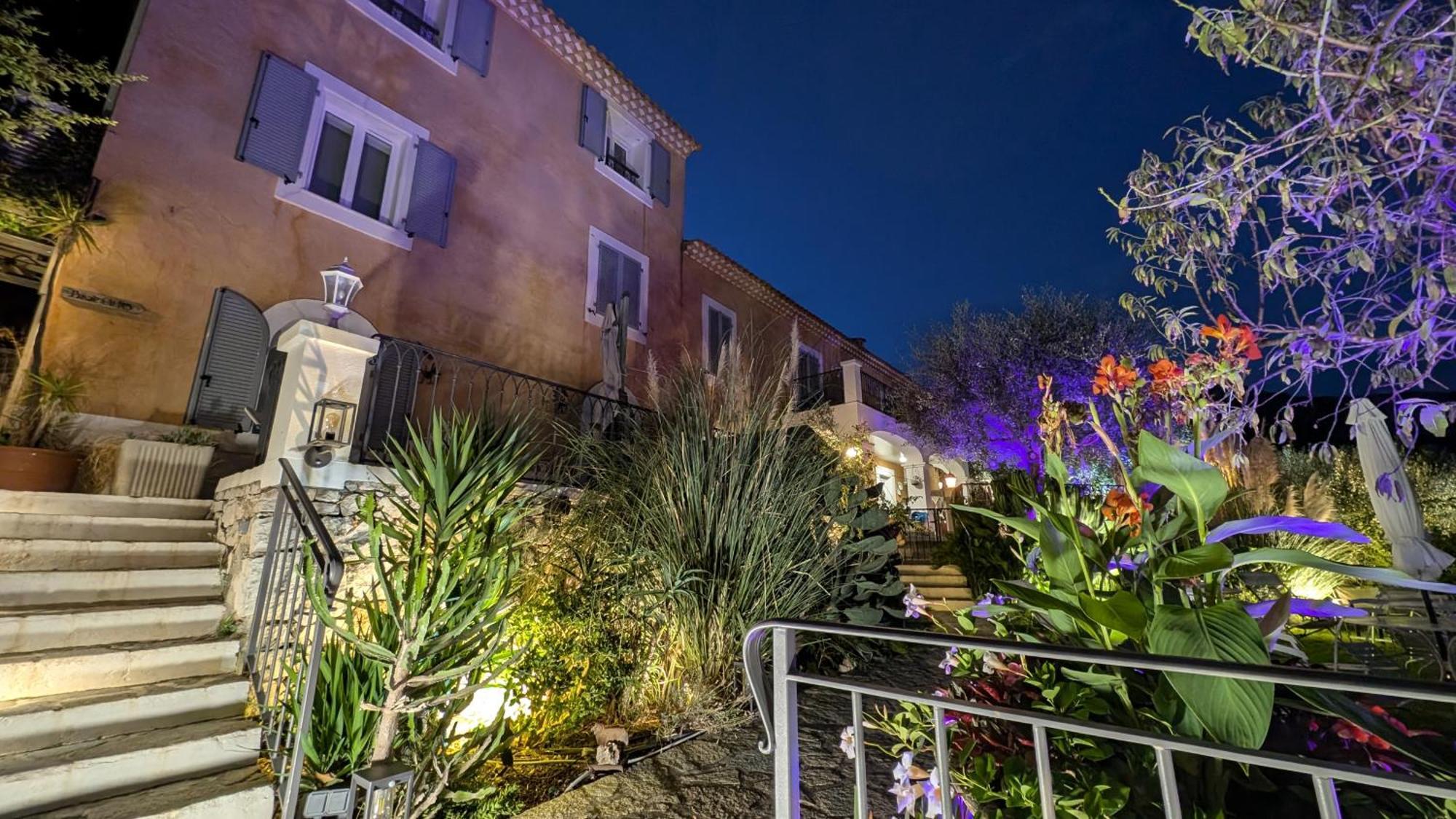 Le Mas D'Angeline, Vue Mer, Jardin Commun, Parking, Voiture Requise, 10 Min En Voiture De Monaco, Route Etroite, Pente Raide, Croisement Limite, Sea View, Shared Garden, Parking, Car Required, 10 Min Drive From Monaco, Narrow Steep Road, Limited Pass Beausoleil Eksteriør billede
