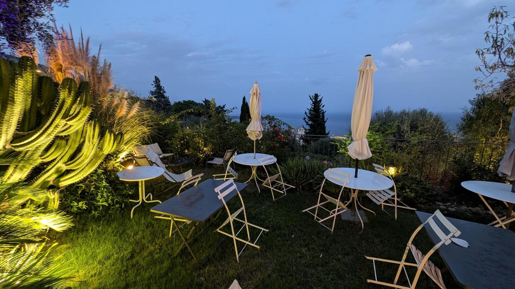 Le Mas D'Angeline, Vue Mer, Jardin Commun, Parking, Voiture Requise, 10 Min En Voiture De Monaco, Route Etroite, Pente Raide, Croisement Limite, Sea View, Shared Garden, Parking, Car Required, 10 Min Drive From Monaco, Narrow Steep Road, Limited Pass Beausoleil Eksteriør billede