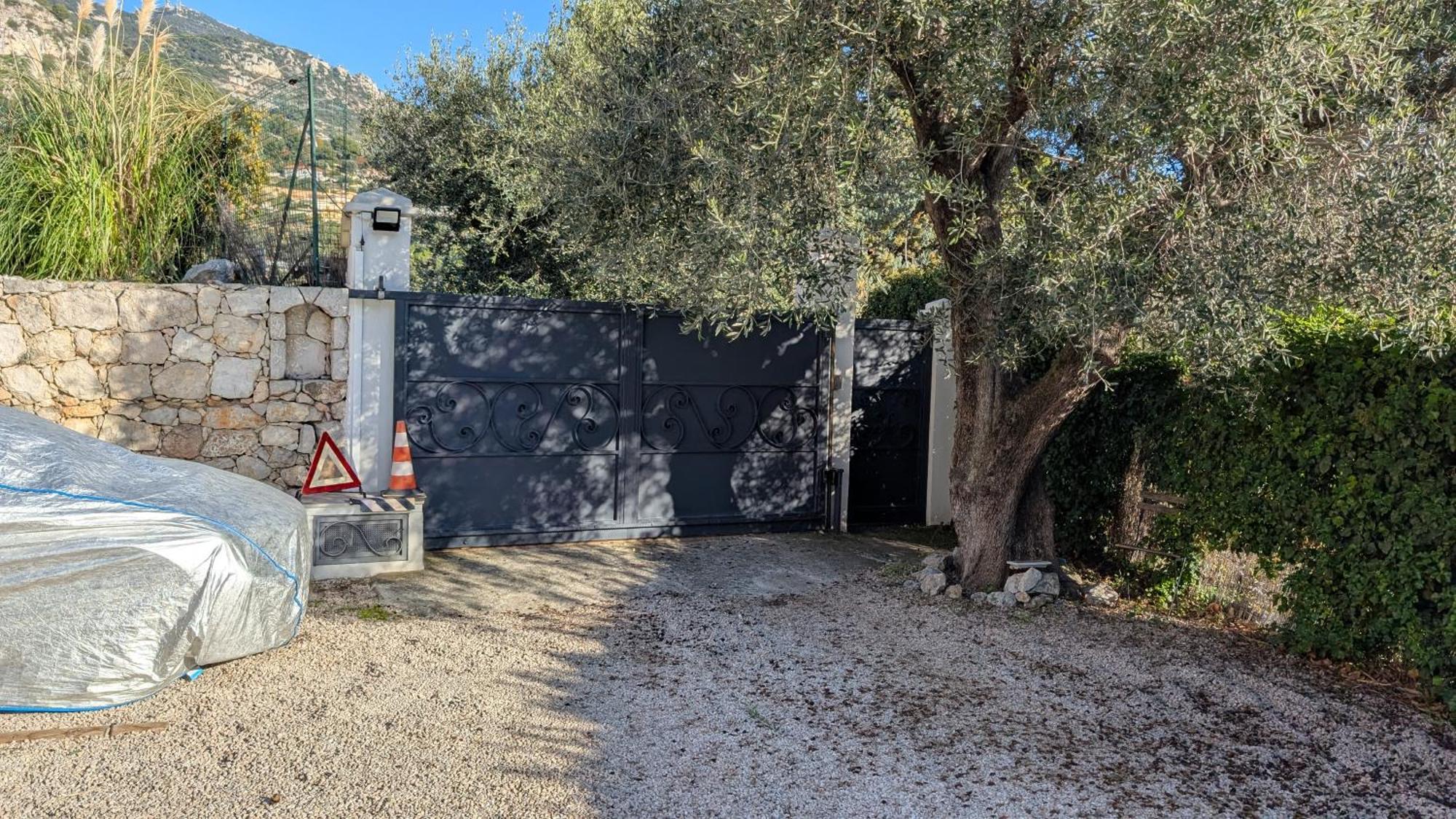 Le Mas D'Angeline, Vue Mer, Jardin Commun, Parking, Voiture Requise, 10 Min En Voiture De Monaco, Route Etroite, Pente Raide, Croisement Limite, Sea View, Shared Garden, Parking, Car Required, 10 Min Drive From Monaco, Narrow Steep Road, Limited Pass Beausoleil Eksteriør billede