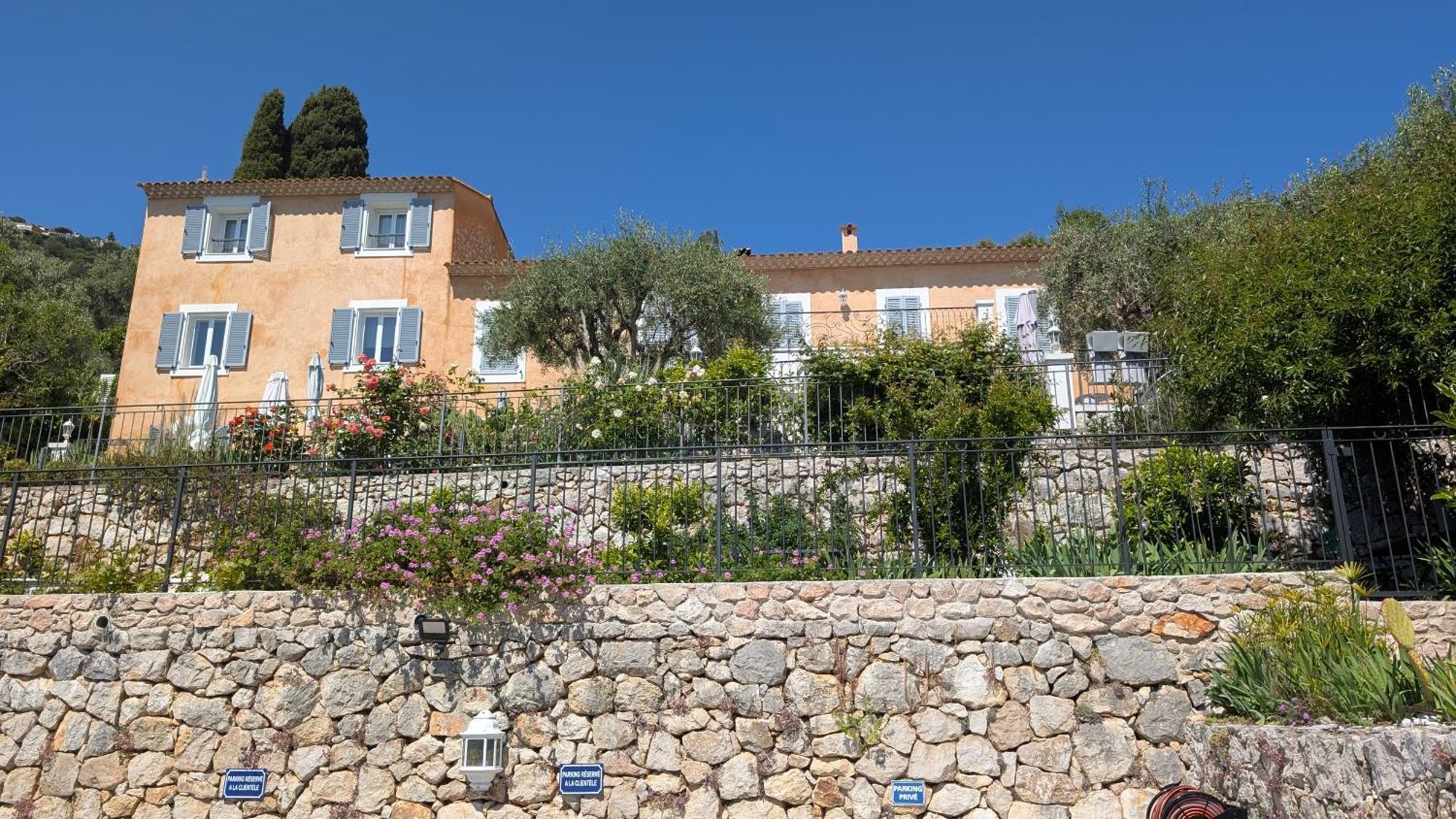 Le Mas D'Angeline, Vue Mer, Jardin Commun, Parking, Voiture Requise, 10 Min En Voiture De Monaco, Route Etroite, Pente Raide, Croisement Limite, Sea View, Shared Garden, Parking, Car Required, 10 Min Drive From Monaco, Narrow Steep Road, Limited Pass Beausoleil Eksteriør billede