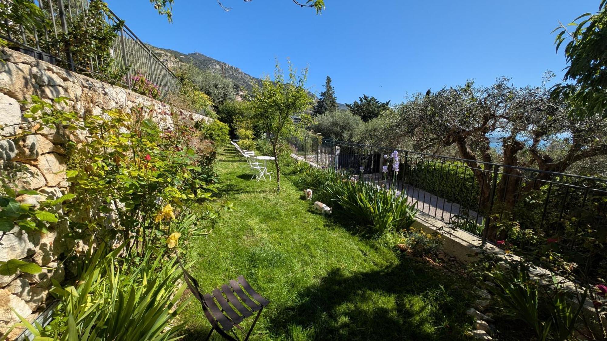 Le Mas D'Angeline, Vue Mer, Jardin Commun, Parking, Voiture Requise, 10 Min En Voiture De Monaco, Route Etroite, Pente Raide, Croisement Limite, Sea View, Shared Garden, Parking, Car Required, 10 Min Drive From Monaco, Narrow Steep Road, Limited Pass Beausoleil Eksteriør billede